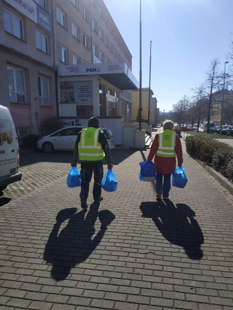 UBYTOVÁNÍ UPRCHLÍKŮ A JEJICH DALŠÍ PODPORA